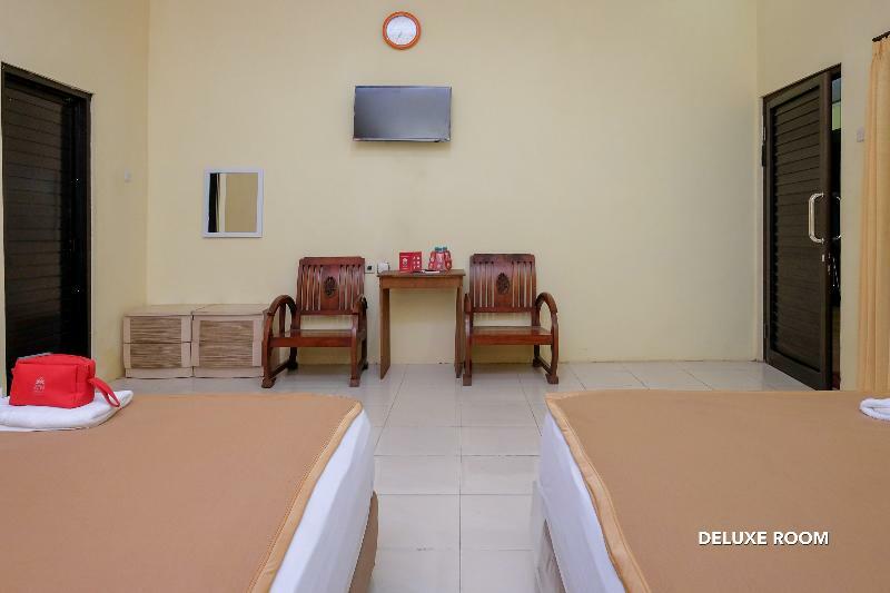 מאלאנג Zen Rooms B Walk Batu מראה חיצוני תמונה